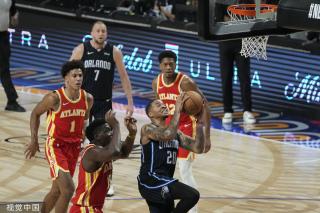 他接球后先 他接球后先