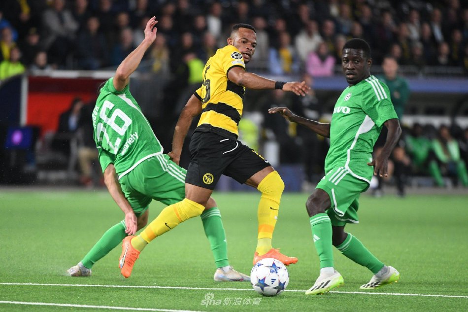 他接球后先 他接球后先