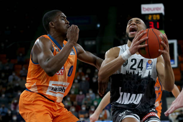 援用决定性 援用决定性