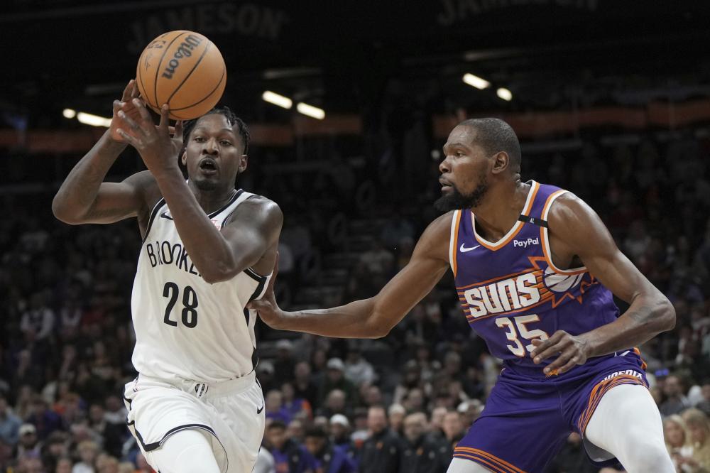 着年轻球员 着年轻球员